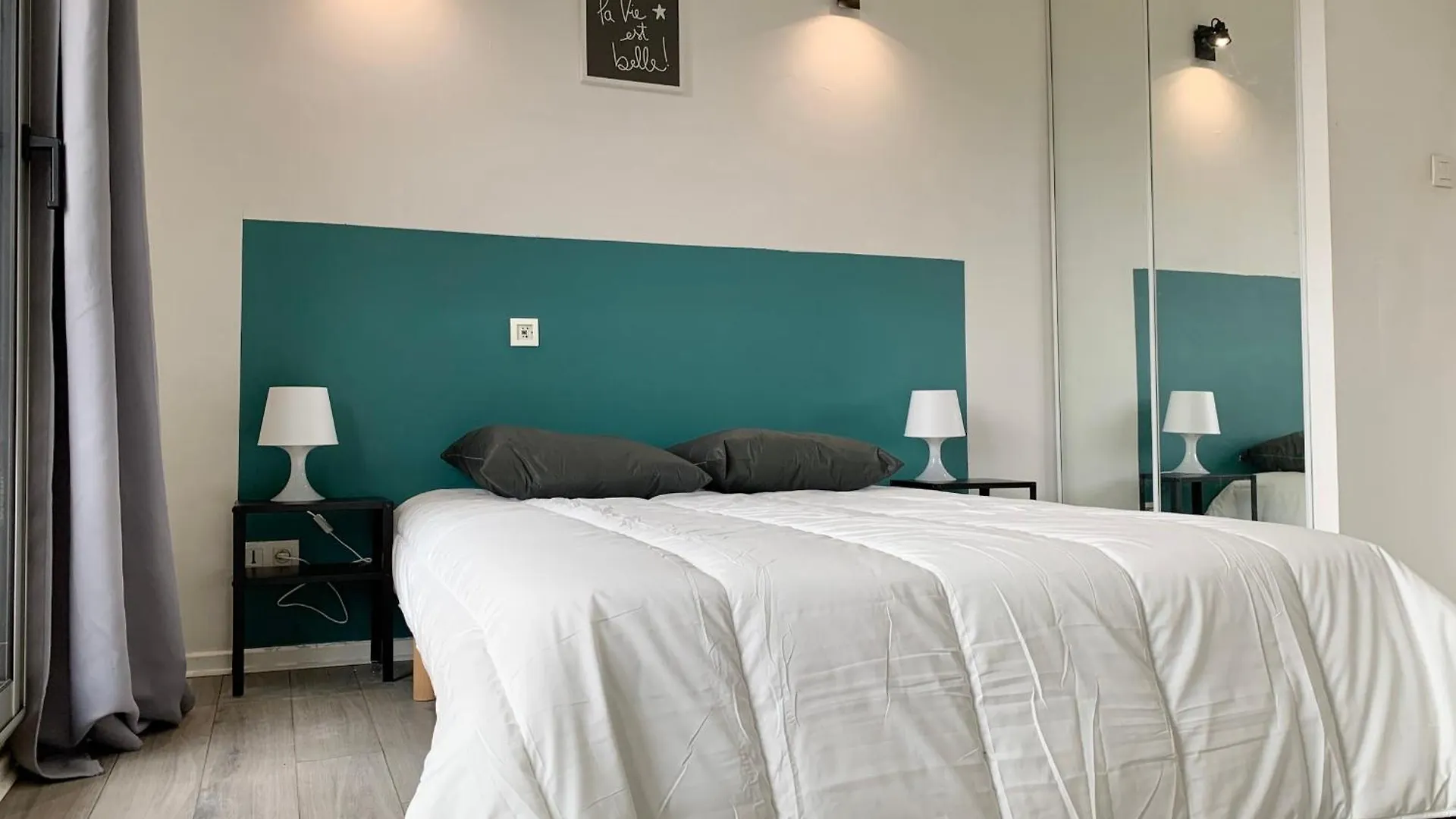 #Bn The Blue Song Marcelin Berthelot Tramway Appartement Grenoble Frankrijk